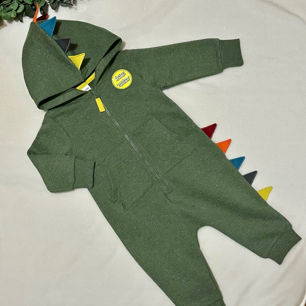 NWOT George Green Dinosaur Onsie with Colorful Spikes Sz 6-12M 🦖